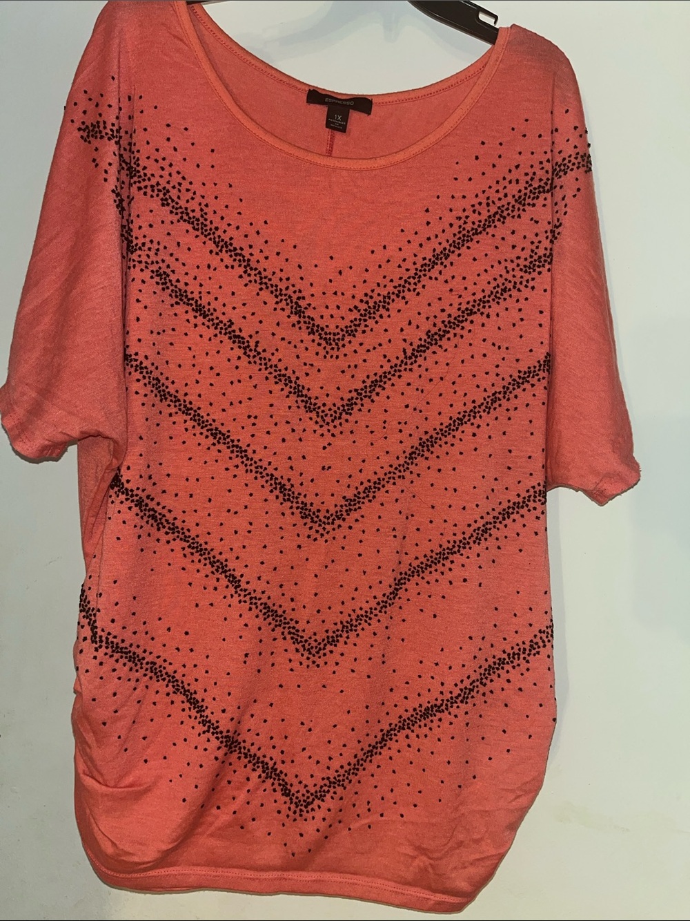 Espresso Coral Short-Sleeve Top with Black Stud Chevron